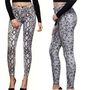 Good American Black & White Snake Print Skinny Jeans